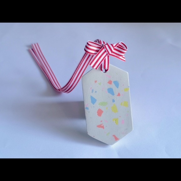 Hanging Terrazzo Plaster Essential Oil Diffuser - Picture 5 of 6